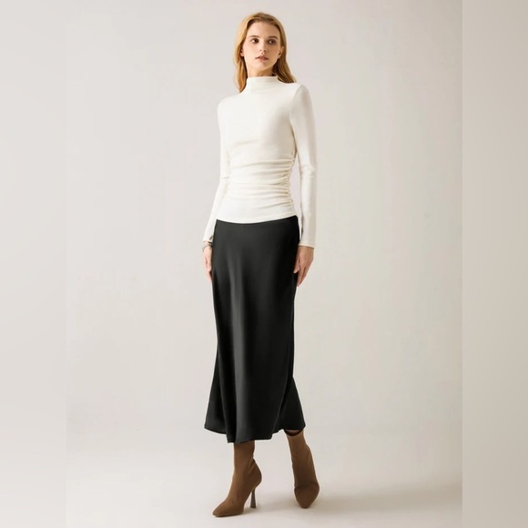 OGL Mid Thermal Ruched Sides Tuckable Mockneck Top - off white - Picture 2 of 3